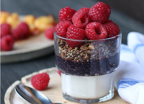 Simple coconut yoghurt